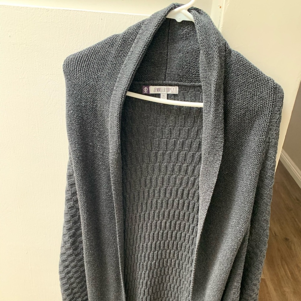 Gray Sweater with open sleeves